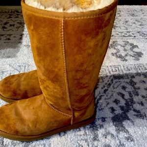 Talk Ugg Australia Boots sz 9